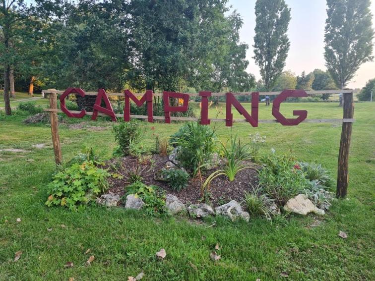 Camping De La Reuille Flere-la-Riviere Eksteriør bilde