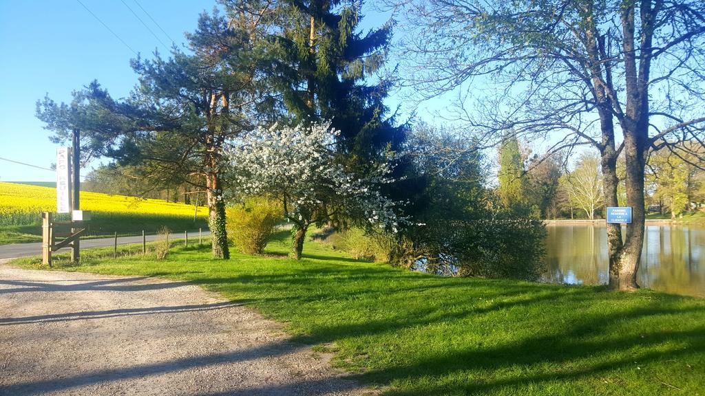 Camping De La Reuille Flere-la-Riviere Eksteriør bilde