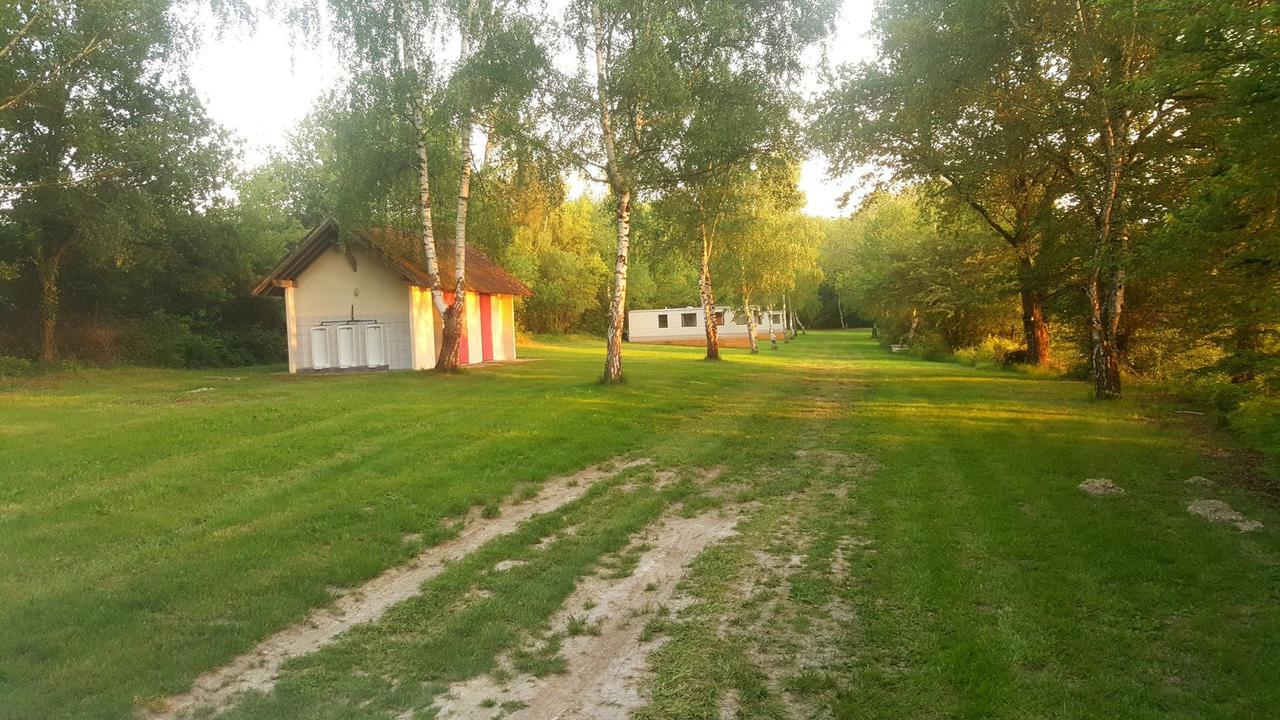 Camping De La Reuille Flere-la-Riviere Eksteriør bilde